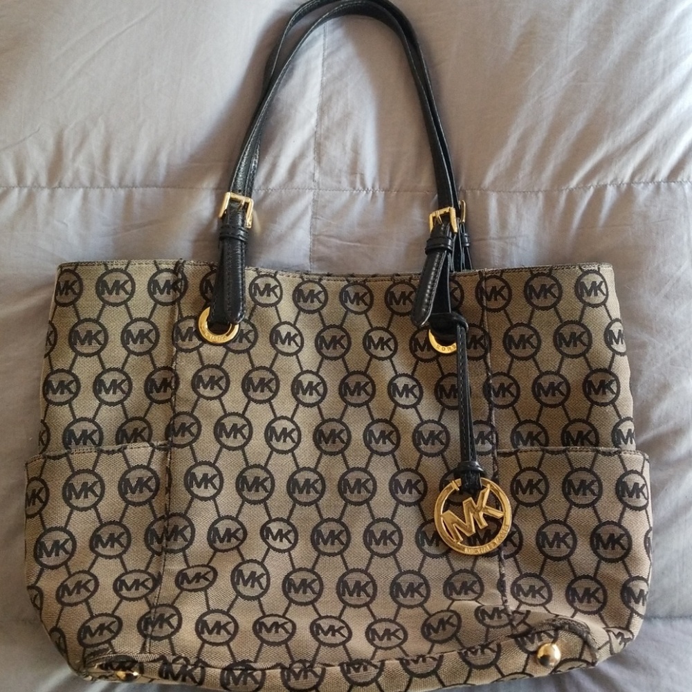 Michael Kors Jet Set Tote